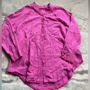 Aerie flowy pink shirt